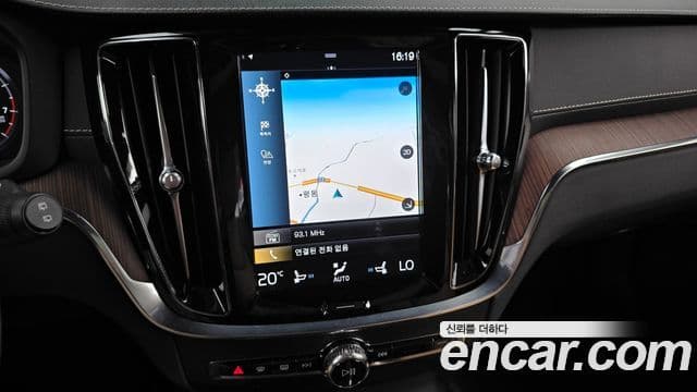 Volvo V60 Cross Country 2020 — Фото 13/20