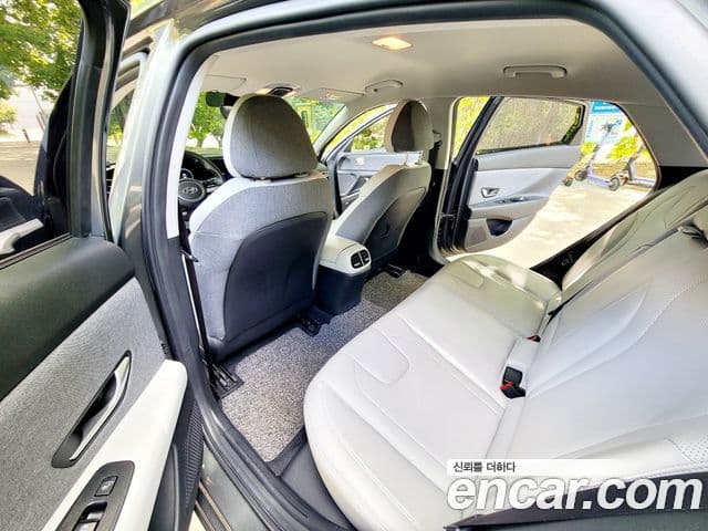 Hyundai Avante 2020 — ფოტო 10/10