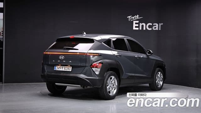 Hyundai Kona 2023 — Фото 2/20