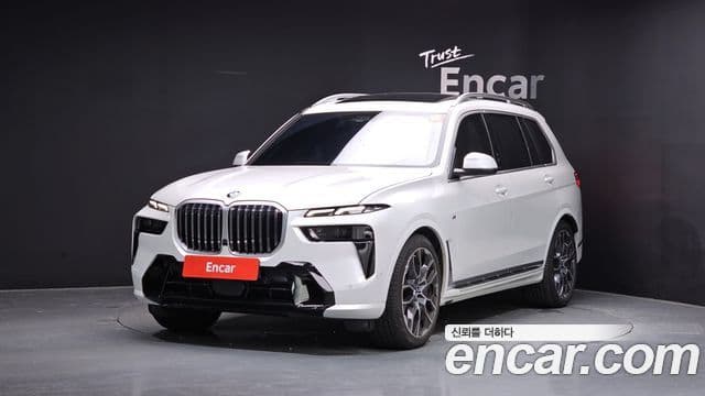 BMW X7 2024 — Фото 1/20