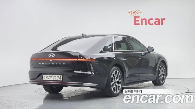 Hyundai Grandeur 2023 — ფოტო 2/20