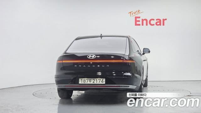 Hyundai Grandeur 2023 — ფოტო 4/20