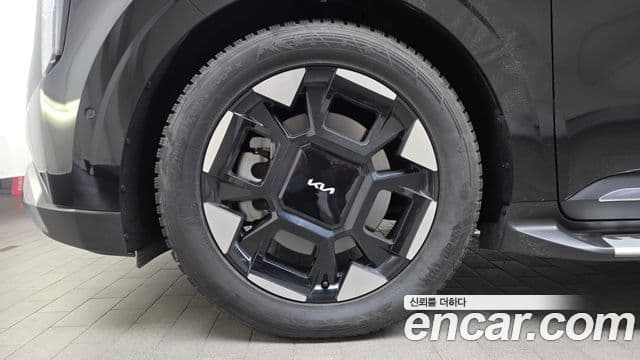 Kia Carnival 2024 — ფოტო 5/20