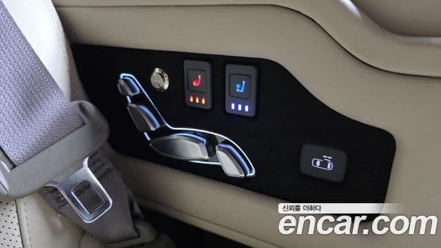 Kia Carnival 2024 — Photo 25/34