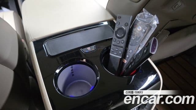 Kia Carnival 2024 — Photo 2/34