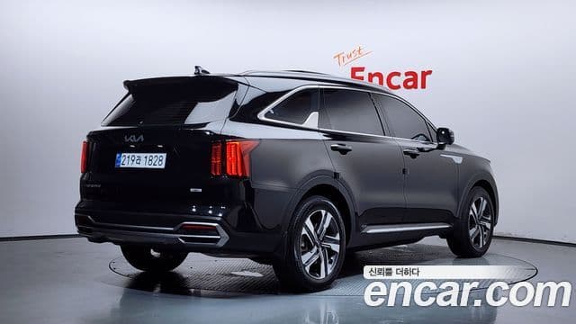 Kia Sorento 2023 — Фото 2/20