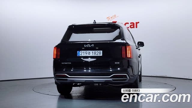 Kia Sorento 2023 — Фото 4/20