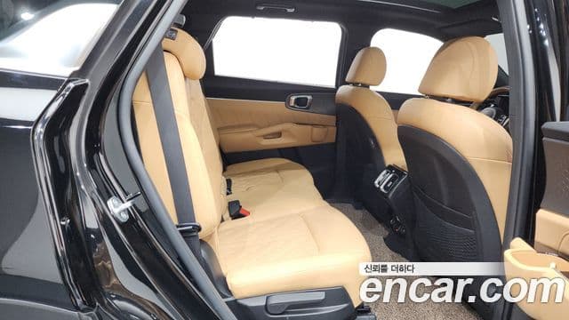 Kia Sorento 2023 — Фото 11/20