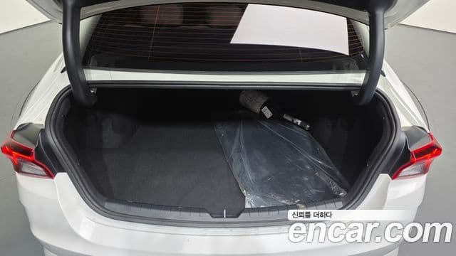 Kia K5 2021 — Şəkil 18/20