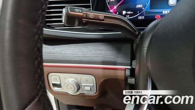 Mercedes-Benz GLE-Class 2025 — ფოტო 12/20
