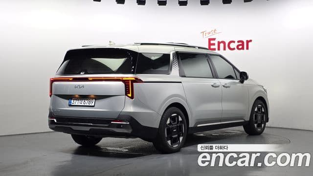 Kia Carnival 2025 — Şəkil 2/20