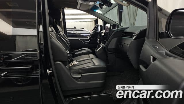 Hyundai Staria 2021 — ფოტო 11/20