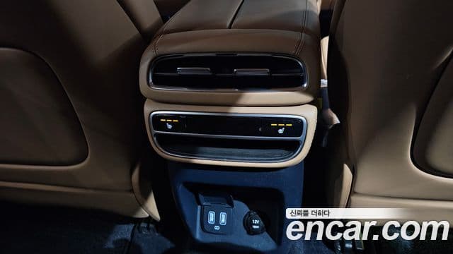 Genesis GV80 2021 — ფოტო 19/20