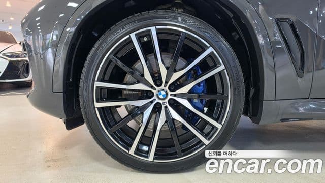 BMW X5 2022 — ფოტო 4/20