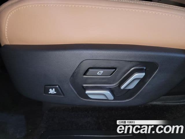 Hyundai Santa Fe 2025 — ფოტო 8/20