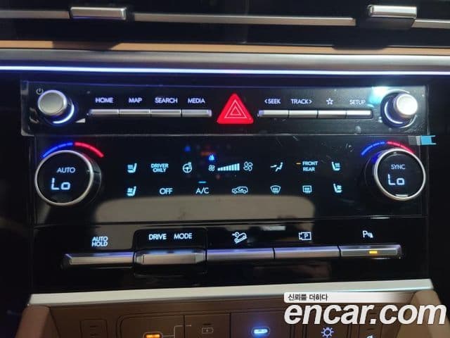Hyundai Santa Fe 2025 — ფოტო 16/20