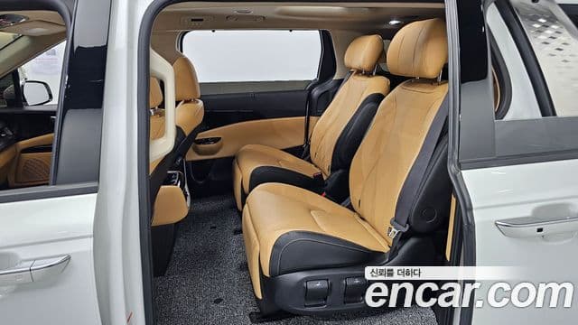 Kia Carnival 2023 — Şəkil 12/20
