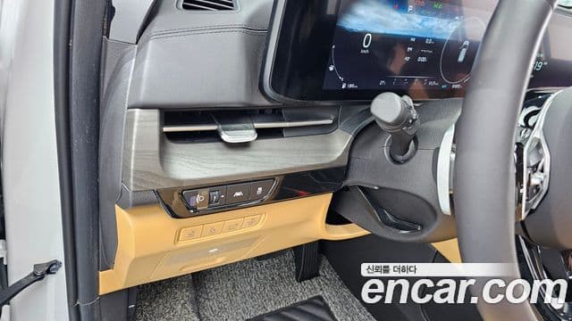 Kia Carnival 2023 — Şəkil 16/20