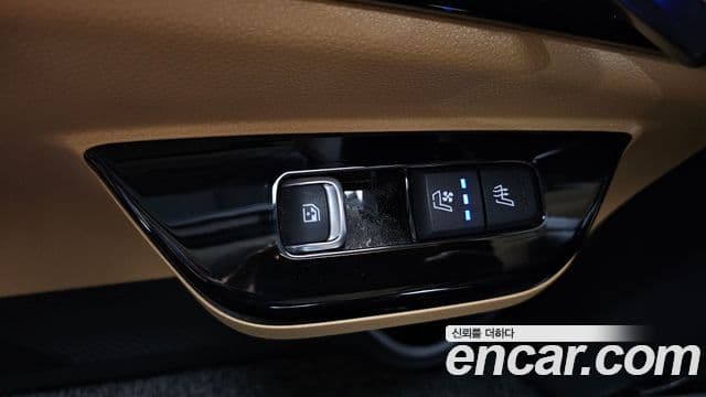 Kia Carnival 2023 — Şəkil 17/20