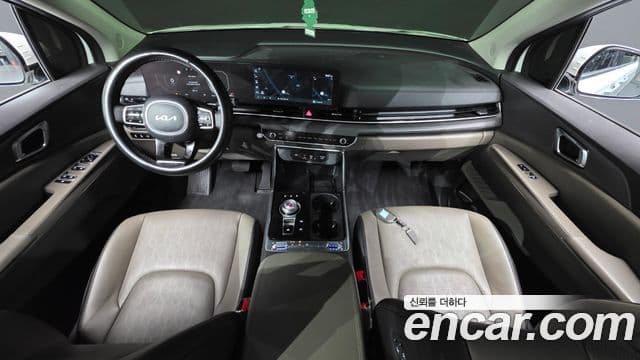 Kia Carnival 2023 — фото 9 из 20