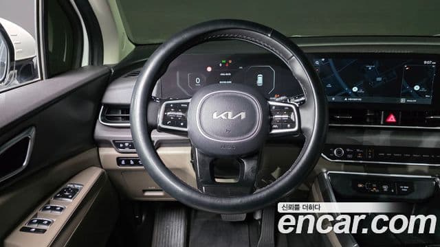 Kia Carnival 2023 — фото 13 из 20