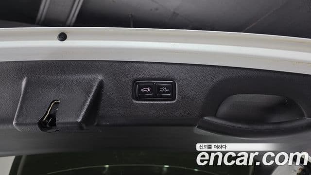 Kia Carnival 2023 — фото 15 из 20