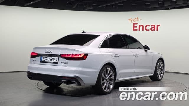 Audi A4 2023 — ფოტო 11/34
