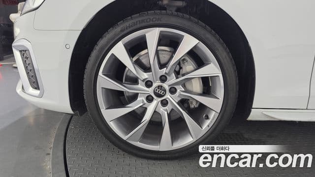 Audi A4 2023 — ფოტო 9/34