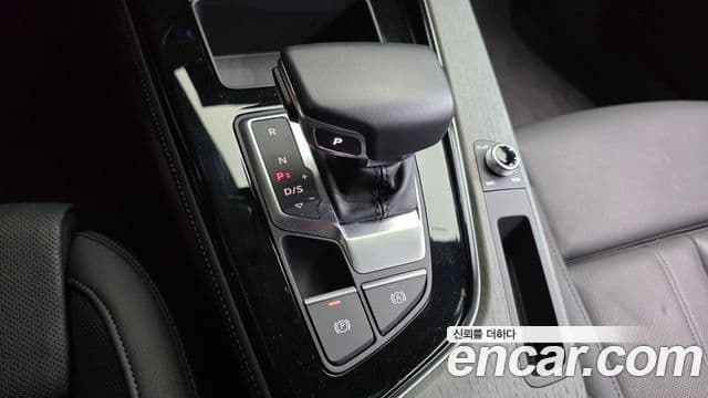 Audi A4 2023 — ფოტო 4/34