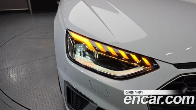 Audi A4 2023 — ფოტო 24/34