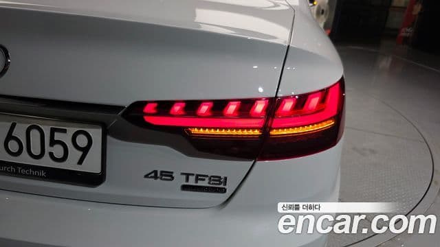 Audi A4 2023 — ფოტო 22/34