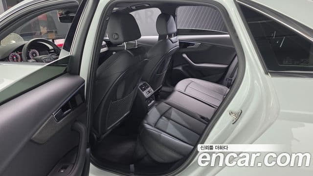 Audi A4 2023 — ფოტო 12/34