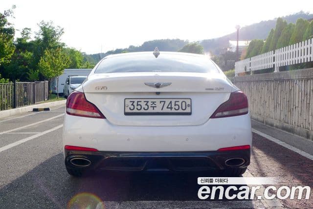 Genesis G70 2020 — Photo 1/20