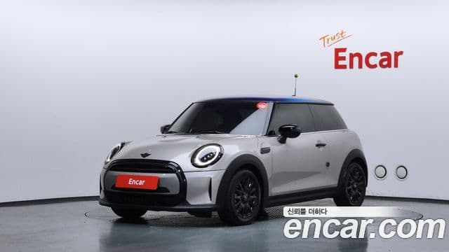 Mini Cooper 2021 — ფოტო 17/30