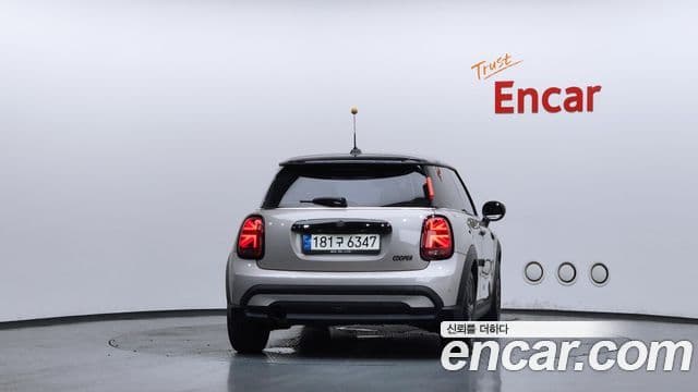 Mini Cooper 2021 — ფოტო 11/30