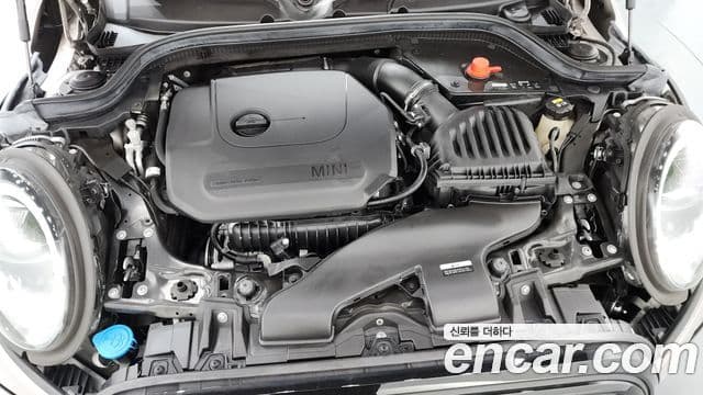 Mini Cooper 2021 — ფოტო 15/30