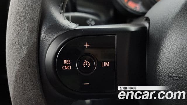 Mini Cooper 2021 — ფოტო 16/30
