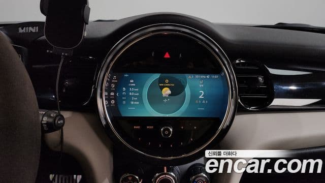 Mini Cooper 2021 — ფოტო 10/30