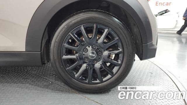 Mini Cooper 2021 — ფოტო 8/30