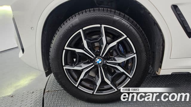 BMW X4 2022 — Photo 7/34