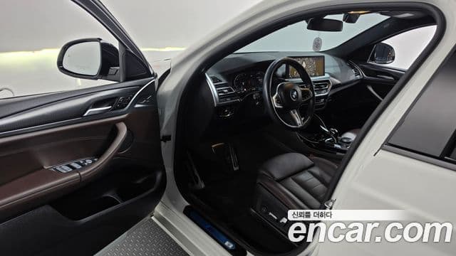 BMW X4 2022 — Photo 18/34