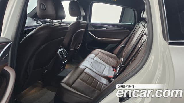 BMW X4 2022 — Photo 10/34