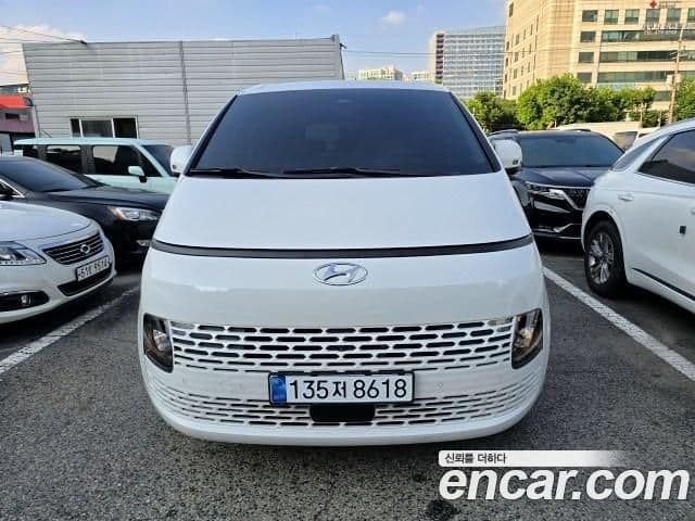 Hyundai Staria 2023 — Фото 1/20