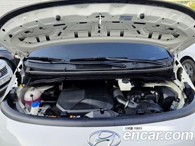 Hyundai Staria 2023 — Фото 4/20
