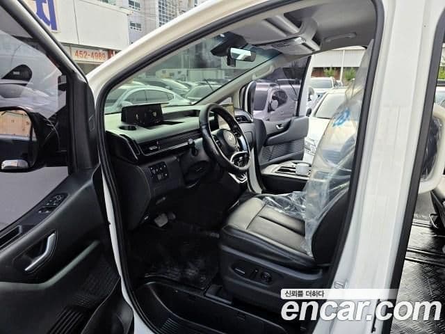 Hyundai Staria 2023 — Фото 8/20
