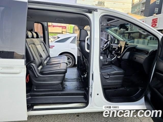 Hyundai Staria 2023 — Фото 10/20