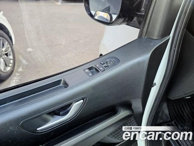 Hyundai Staria 2023 — Фото 14/20