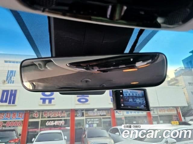 Hyundai Staria 2023 — Фото 15/20