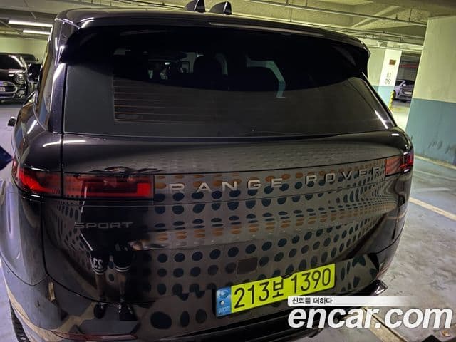 Land Rover Range Rover Sport 2024 — Photo 9/16