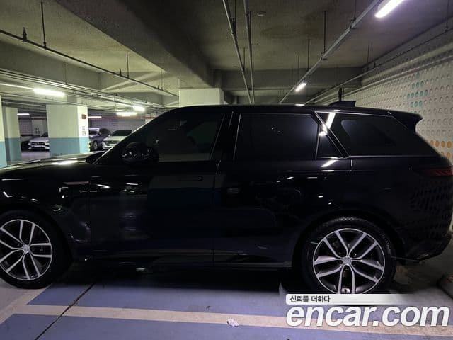 Land Rover Range Rover Sport 2024 — Photo 16/16